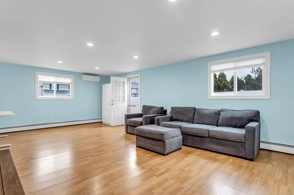 1825 Old Mill Road Merrick NY 11566