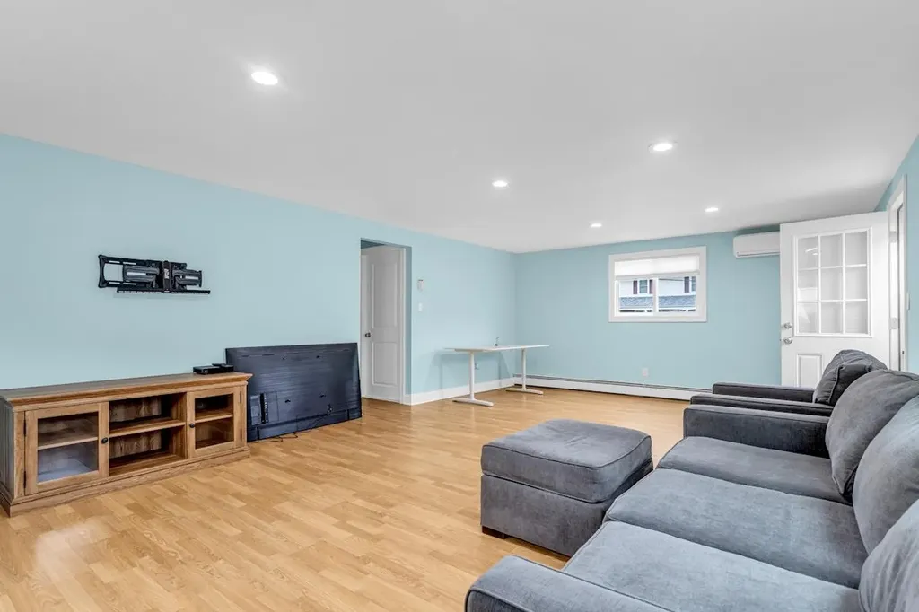 1825 Old Mill Road Merrick NY 11566