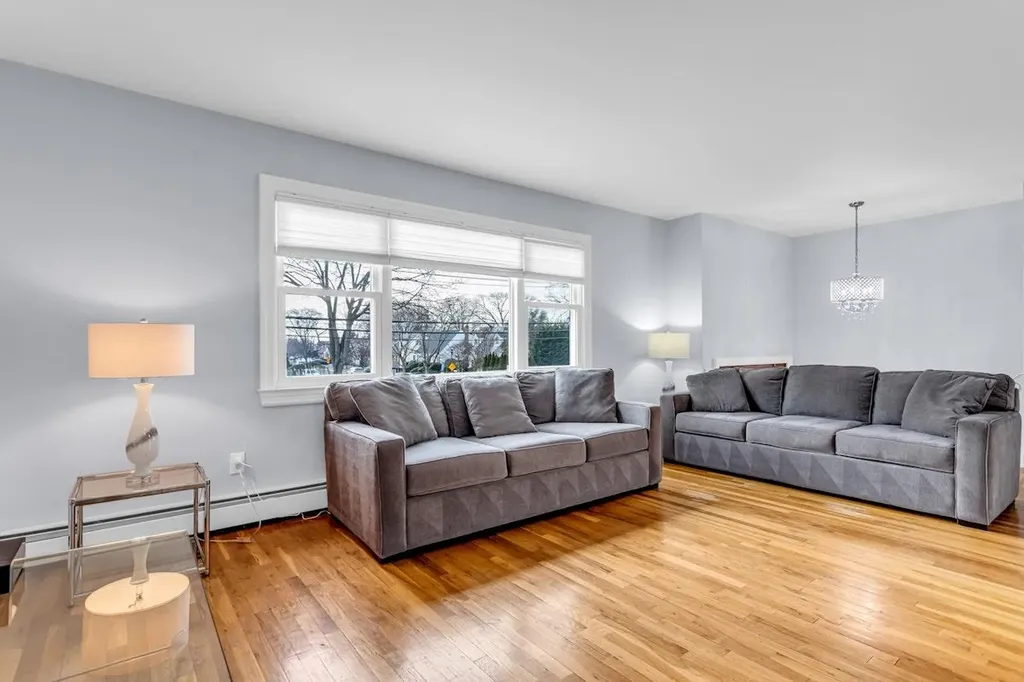 1825 Old Mill Road Merrick NY 11566