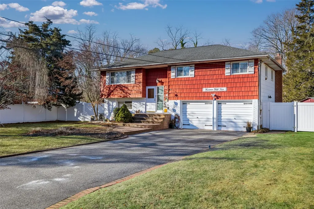 1454 Manor Lane Bay Shore NY 11706