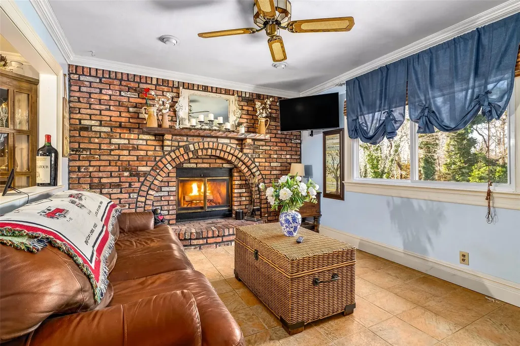 1454 Manor Lane Bay Shore NY 11706