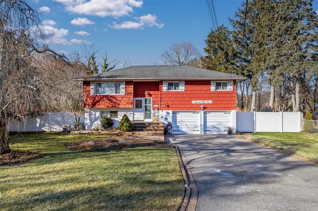 1454 Manor Lane Bay Shore NY 11706