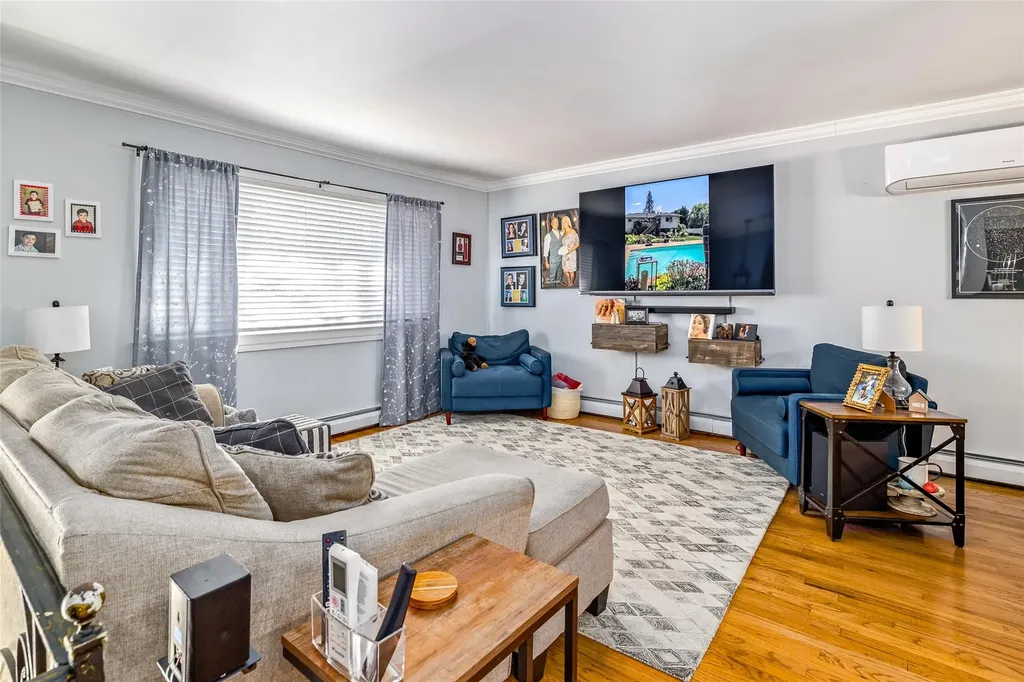1454 Manor Lane Bay Shore NY 11706