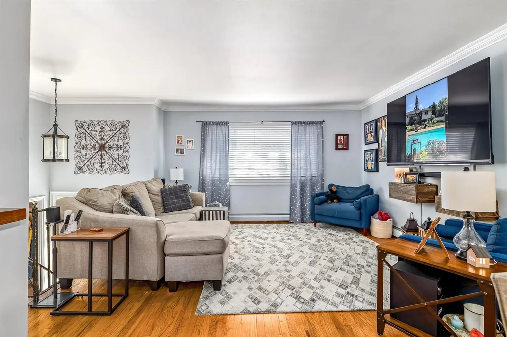 1454 Manor Lane Bay Shore NY 11706
