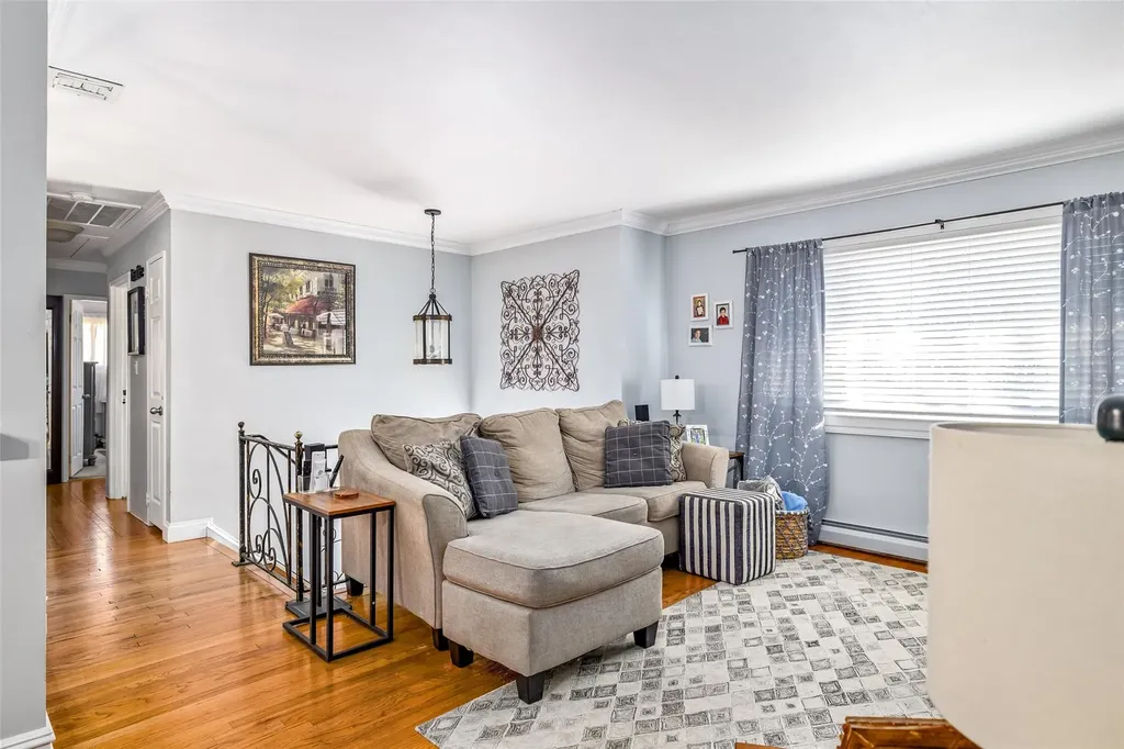 1454 Manor Lane Bay Shore NY 11706