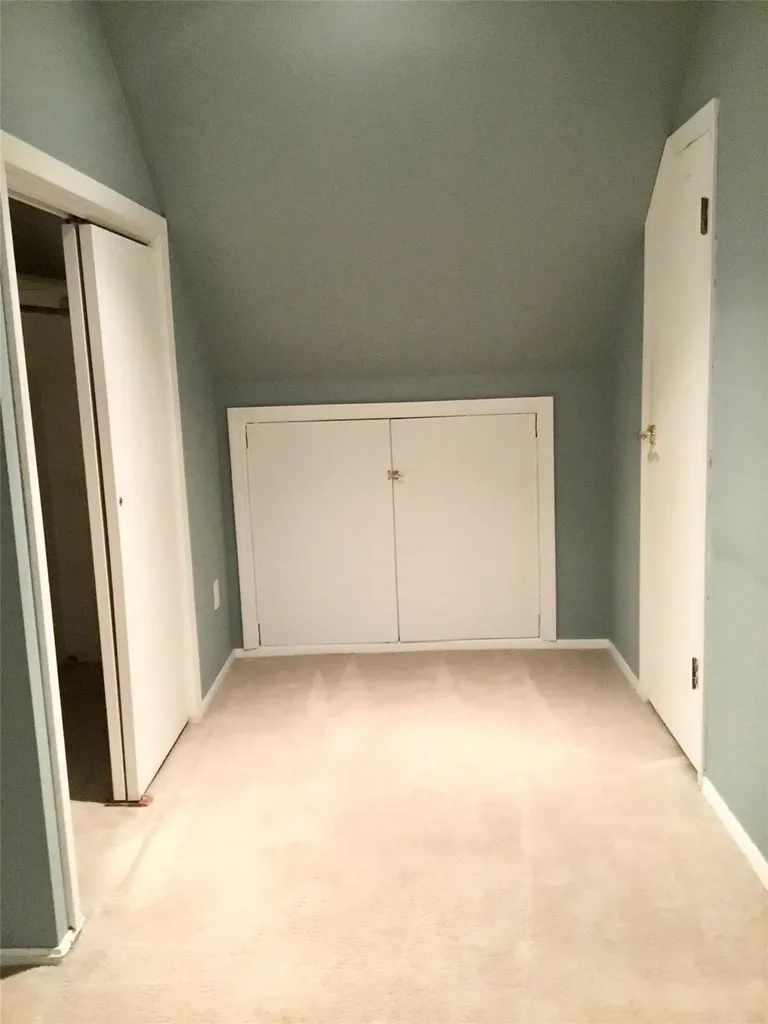 29 Spring Lane Levittown NY 11756