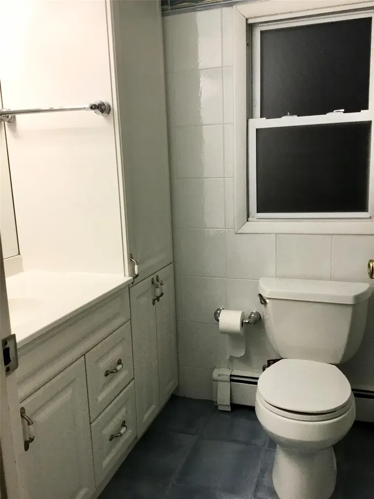 29 Spring Lane Levittown NY 11756