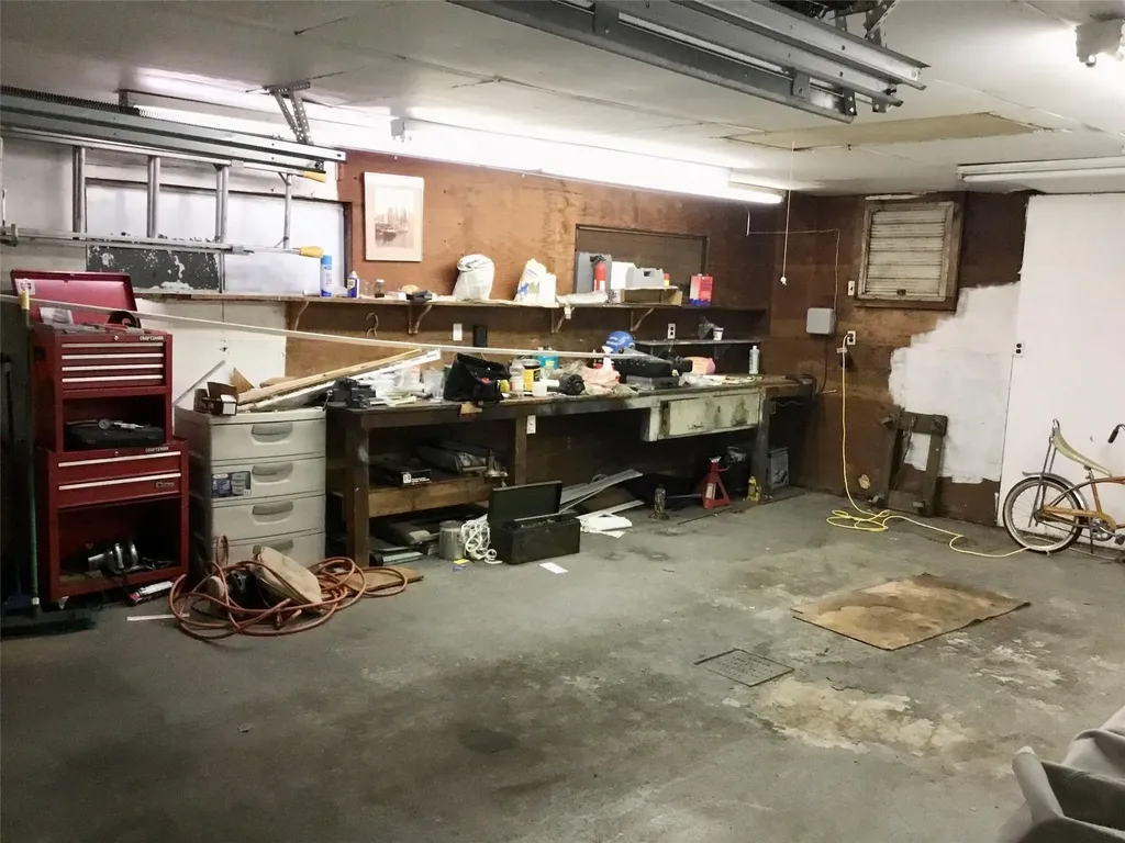 29 Spring Lane Levittown NY 11756