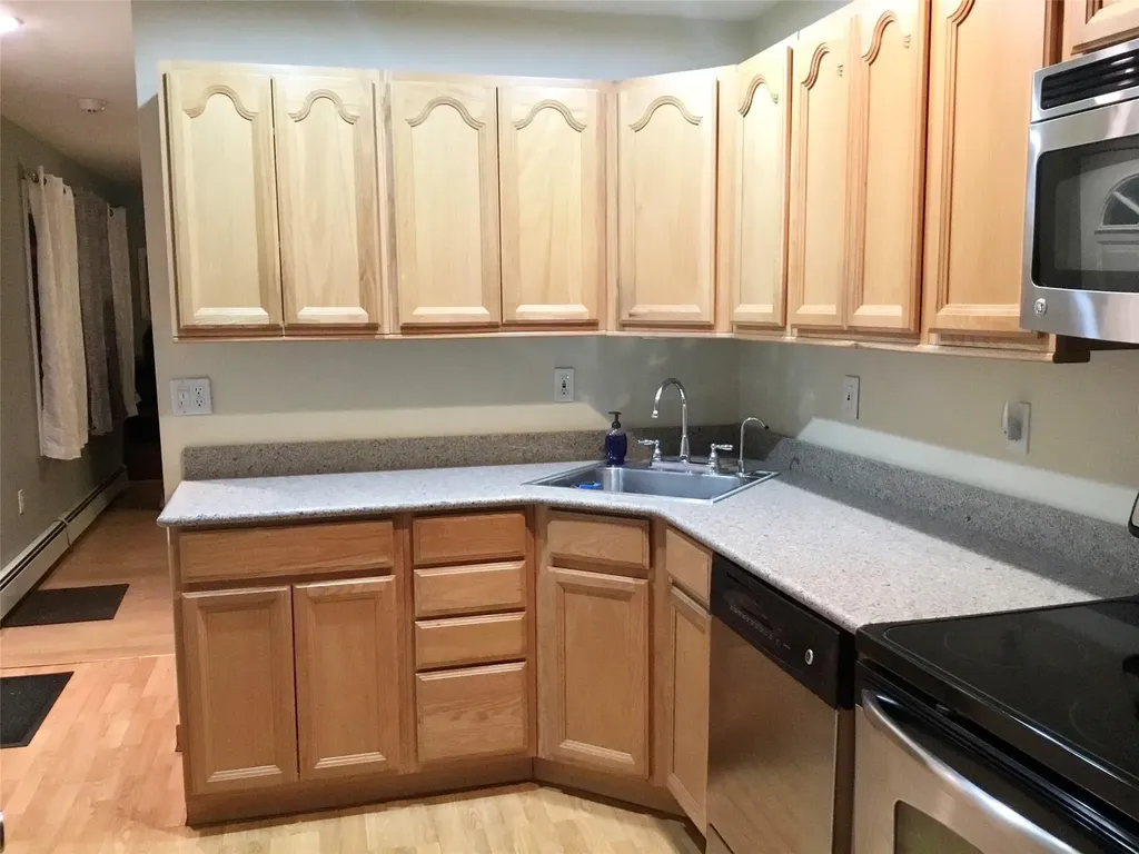 29 Spring Lane Levittown NY 11756