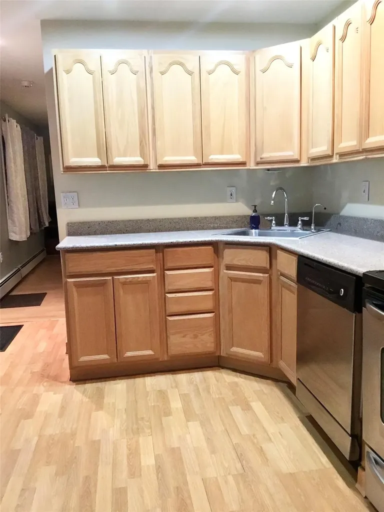 29 Spring Lane Levittown NY 11756