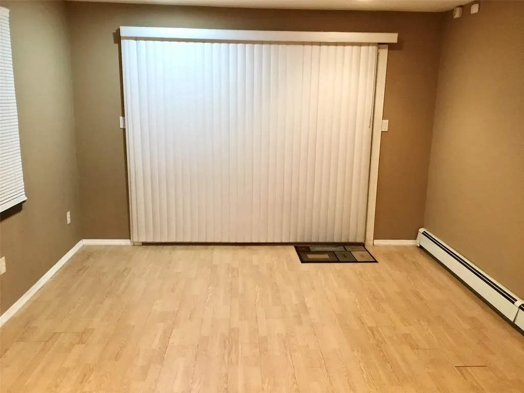 29 Spring Lane Levittown NY 11756