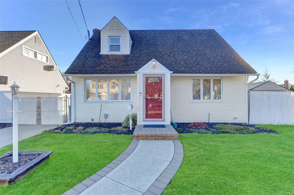 366 Coolidge Avenue Oceanside NY 11572