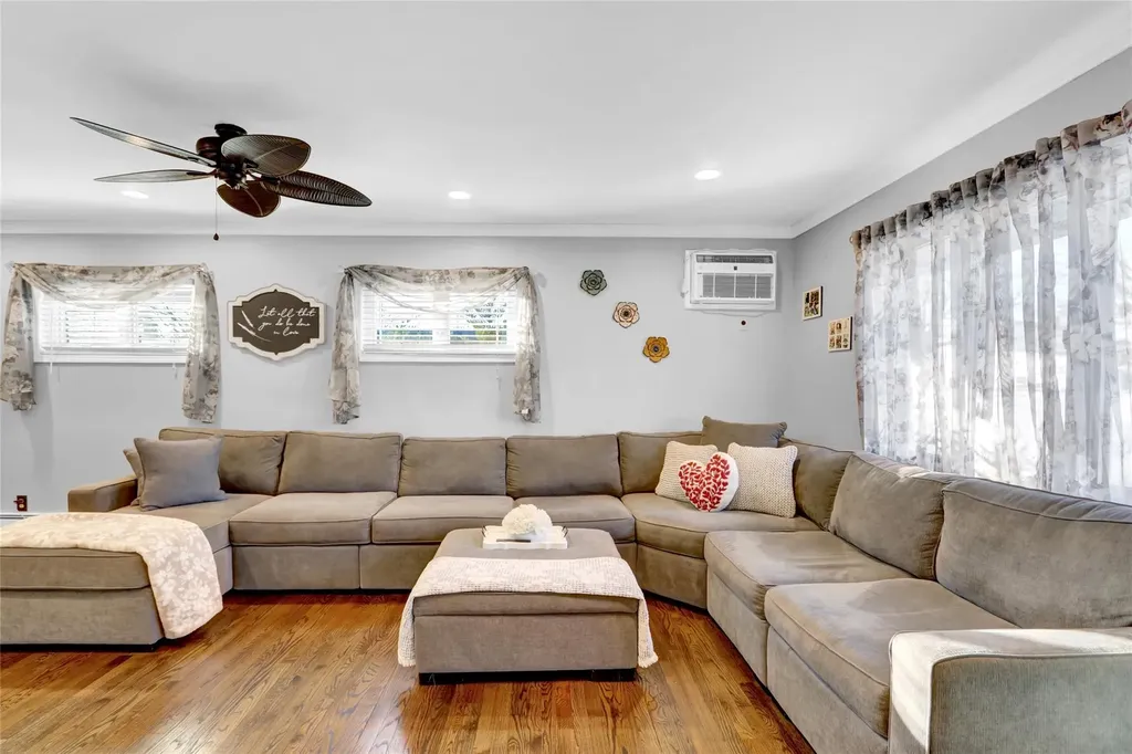 366 Coolidge Avenue Oceanside NY 11572