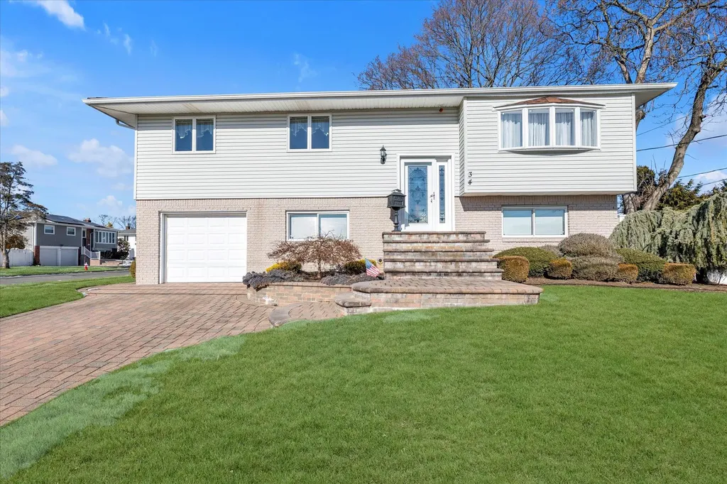 34 Evergreen Avenue Bethpage NY 11714