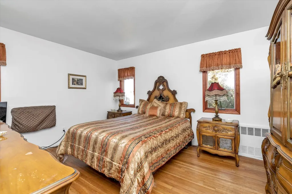 34 Evergreen Avenue Bethpage NY 11714