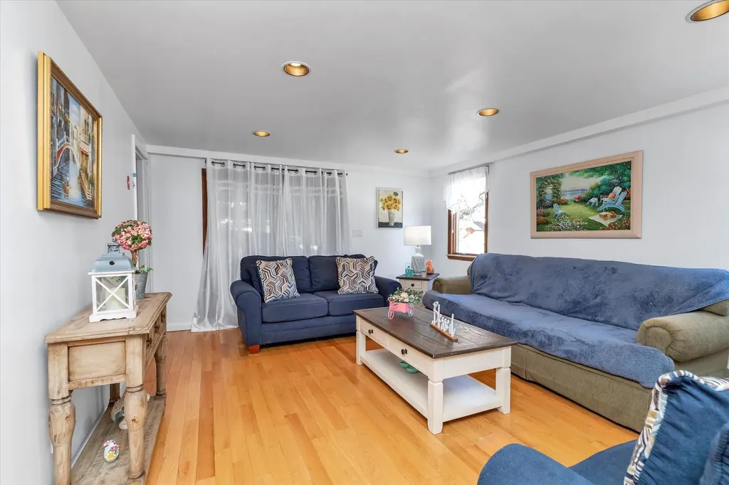 34 Evergreen Avenue Bethpage NY 11714