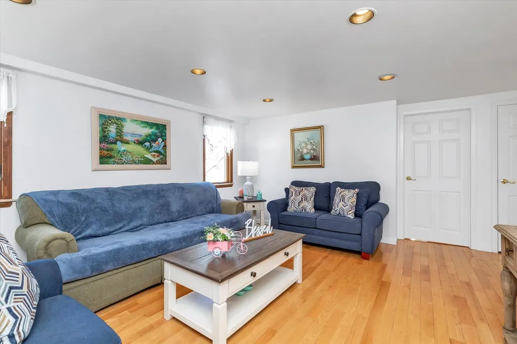 34 Evergreen Avenue Bethpage NY 11714