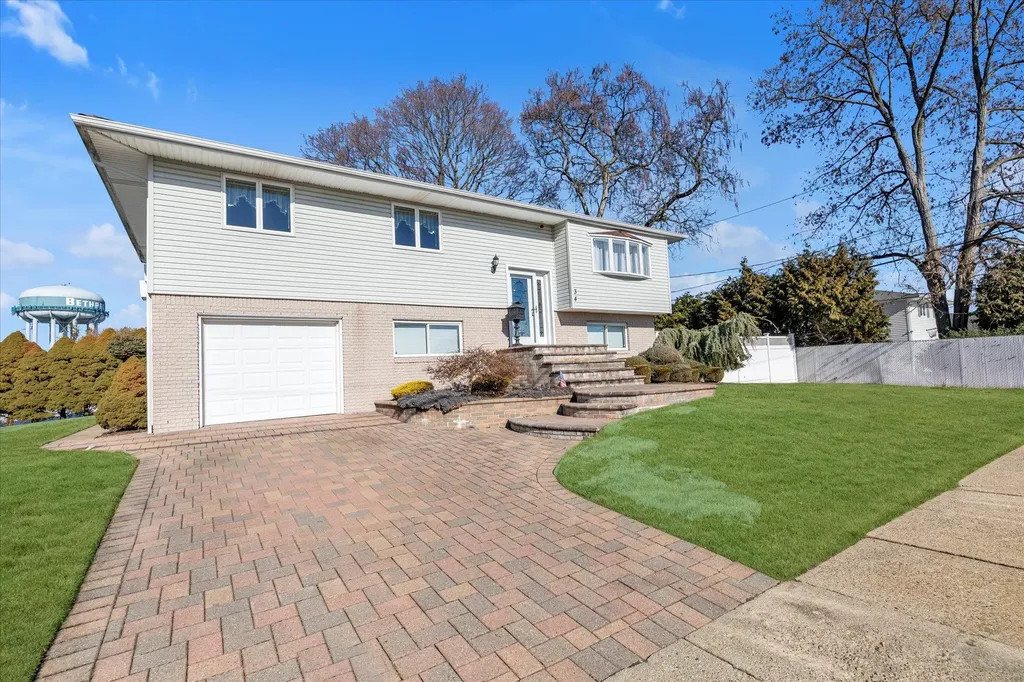 34 Evergreen Avenue Bethpage NY 11714