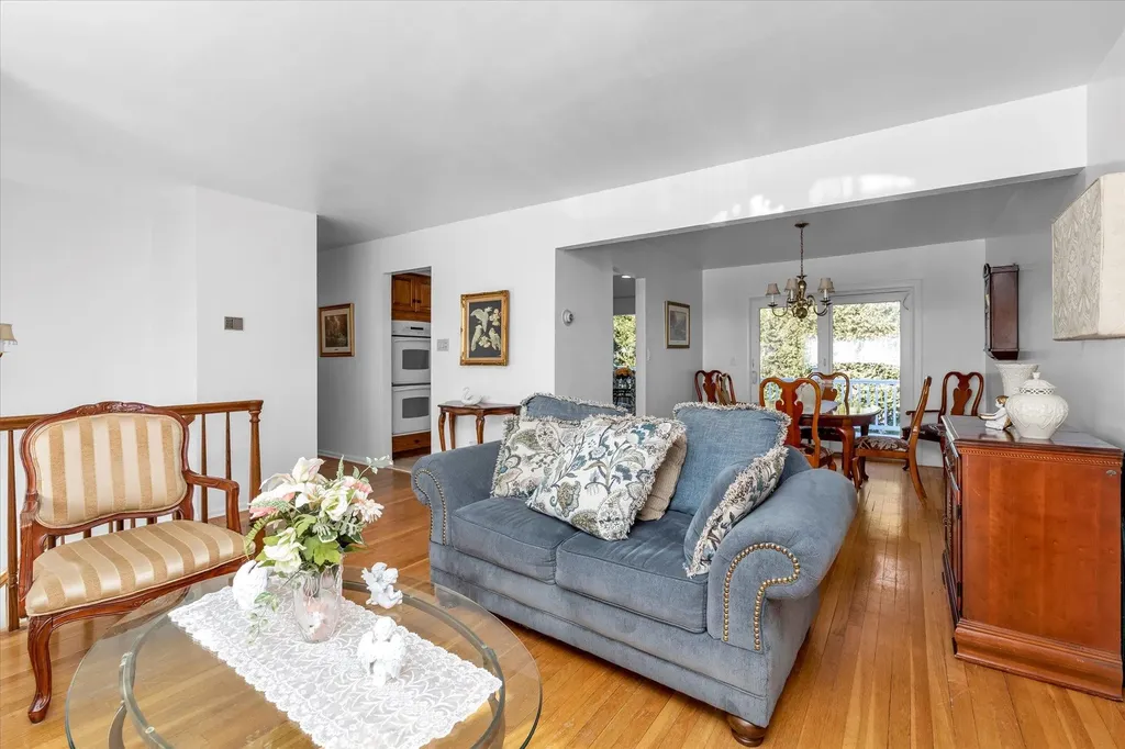 34 Evergreen Avenue Bethpage NY 11714