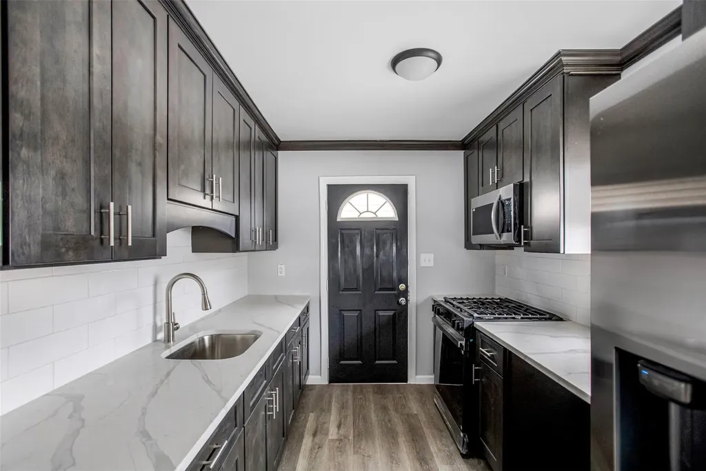 15 1st Place New Hyde Park NY 11040