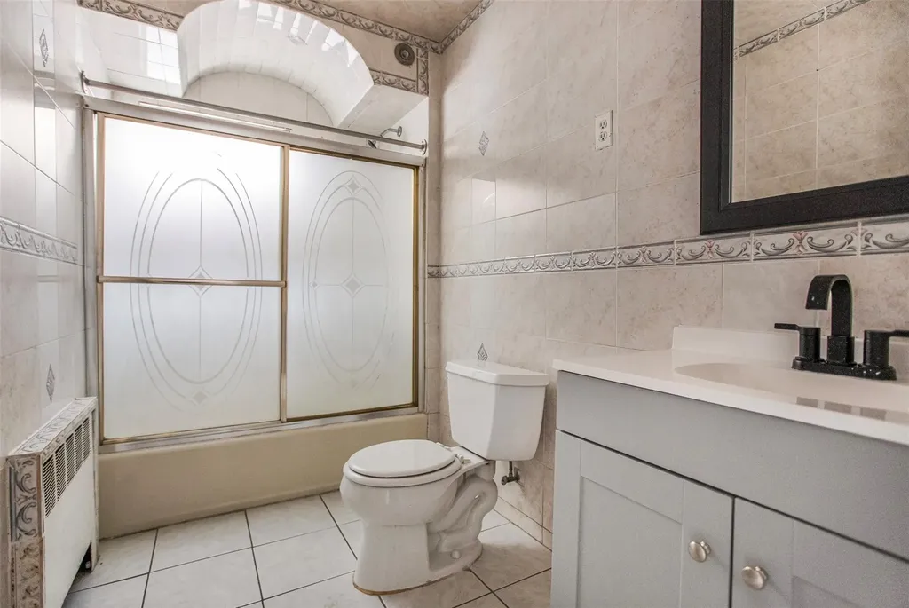 15 1st Place New Hyde Park NY 11040