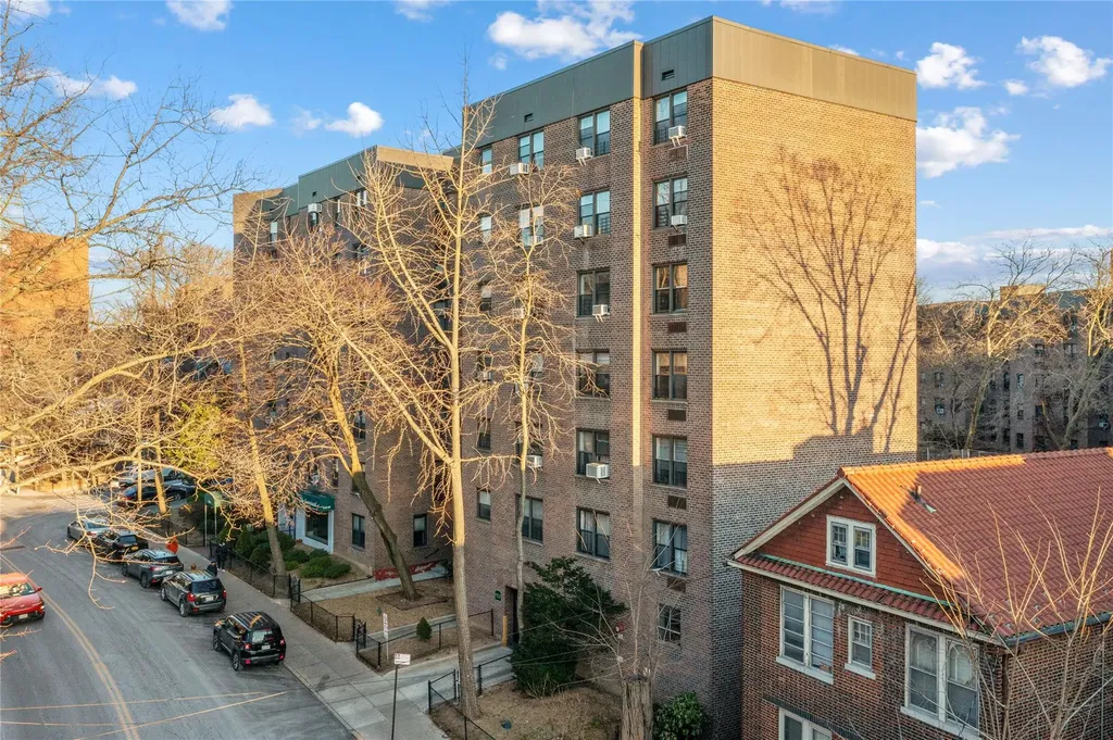 140-10 84th Drive Briarwood NY 11435