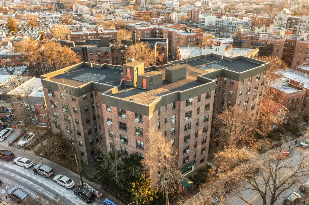 140-10 84th Drive Briarwood NY 11435