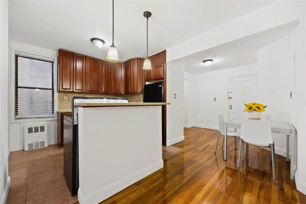 140-10 84th Drive Briarwood NY 11435