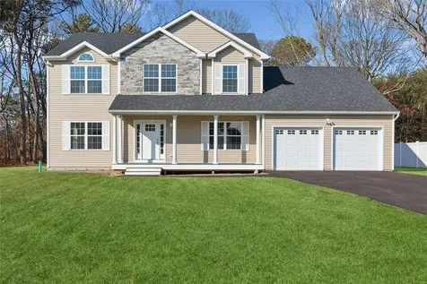 9 Coleen Court Centereach NY 11720