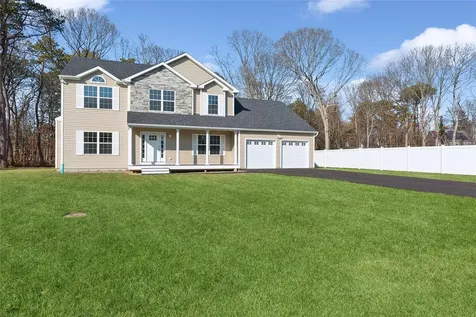 9 Coleen Court Centereach NY 11720