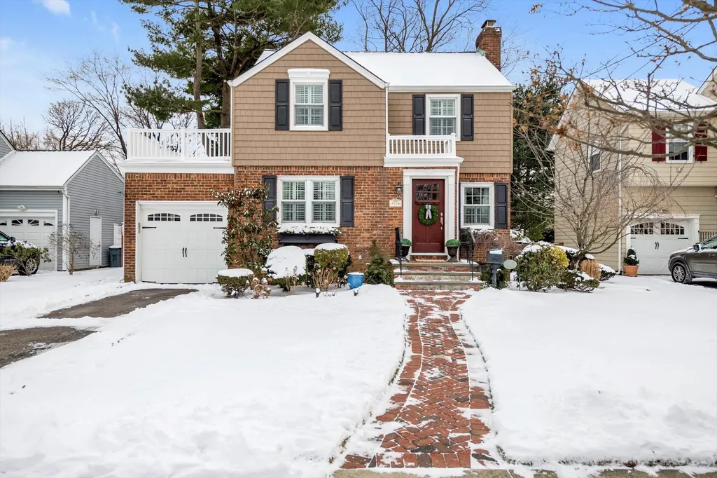 88 Hart Street Lynbrook NY 11563