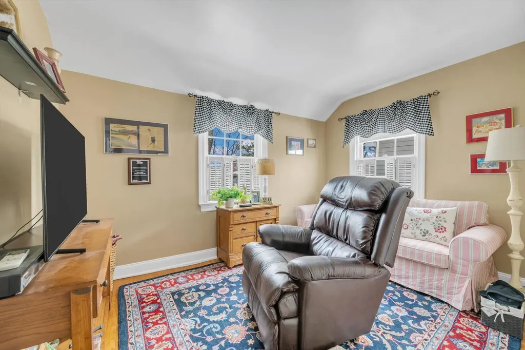 88 Hart Street Lynbrook NY 11563