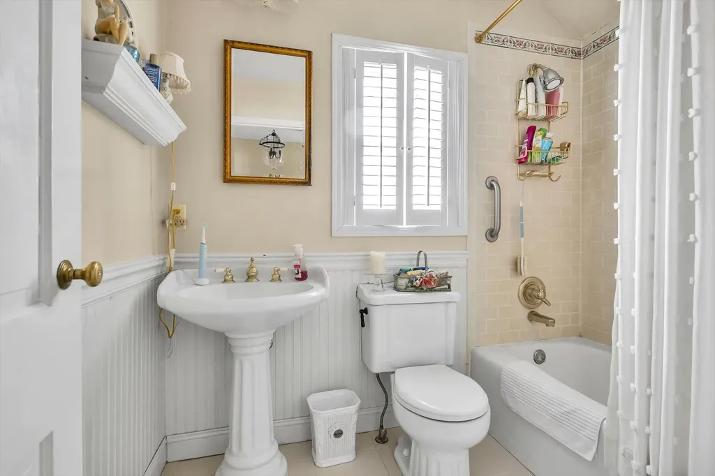 88 Hart Street Lynbrook NY 11563