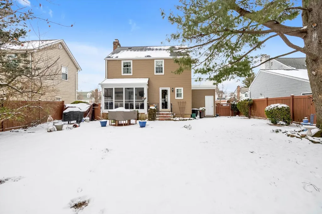88 Hart Street Lynbrook NY 11563