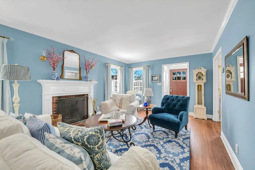 88 Hart Street Lynbrook NY 11563