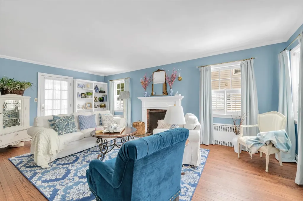 88 Hart Street Lynbrook NY 11563
