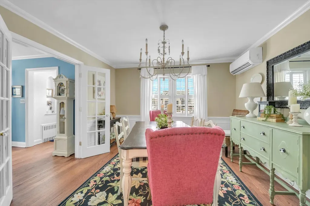 88 Hart Street Lynbrook NY 11563