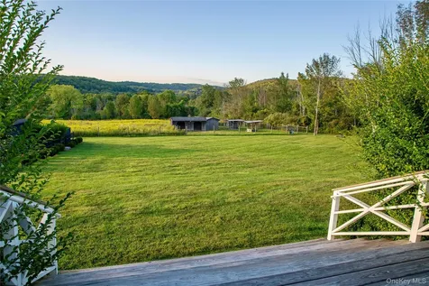 20 Orchard Hill Drive Millbrook NY 12545