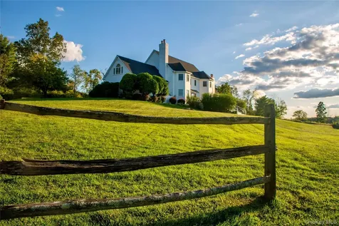 20 Orchard Hill Drive Millbrook NY 12545