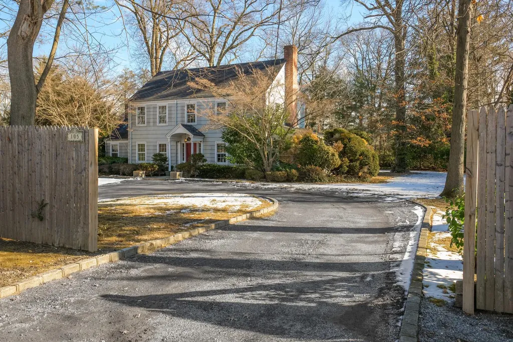 105 Walnut Road Glen Cove NY 11542