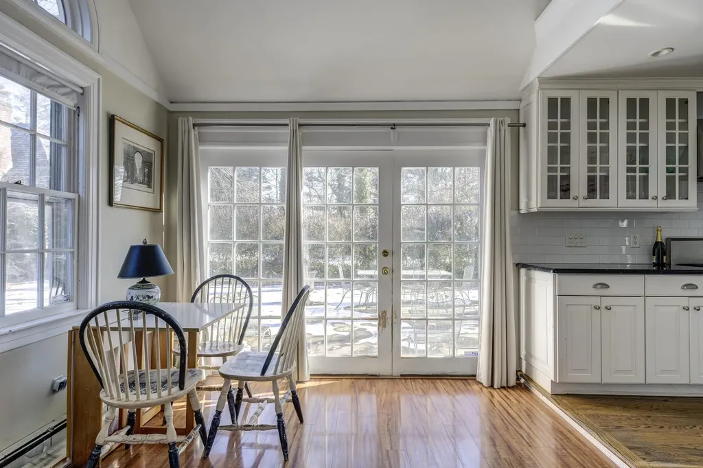 105 Walnut Road Glen Cove NY 11542