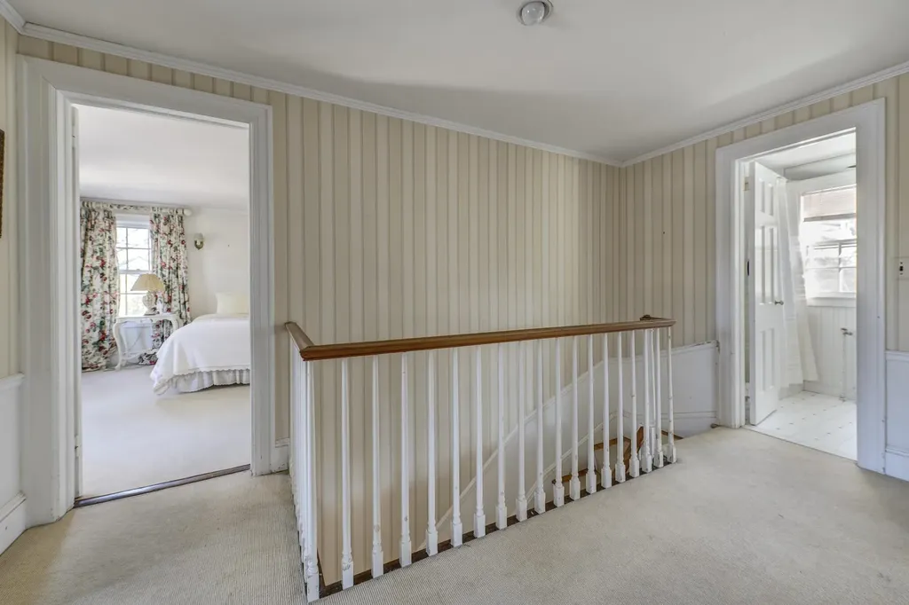 105 Walnut Road Glen Cove NY 11542