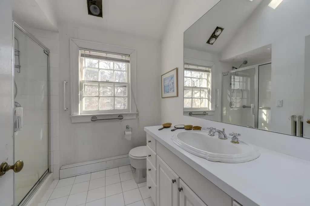 105 Walnut Road Glen Cove NY 11542