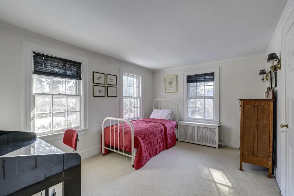 105 Walnut Road Glen Cove NY 11542