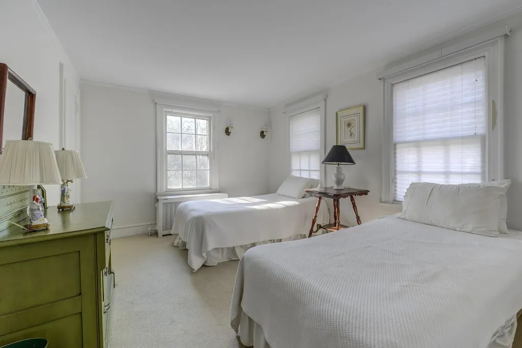 105 Walnut Road Glen Cove NY 11542