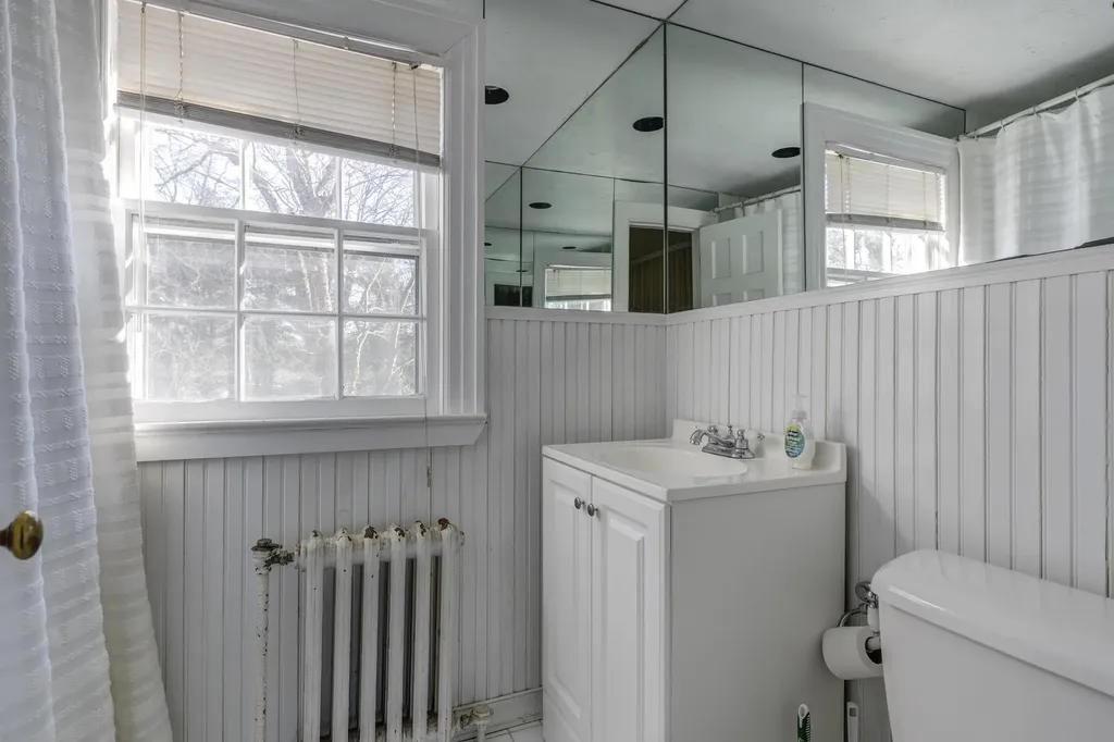 105 Walnut Road Glen Cove NY 11542