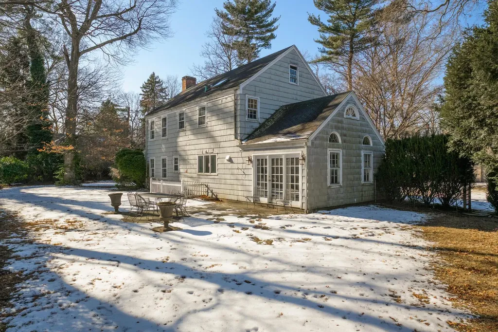 105 Walnut Road Glen Cove NY 11542