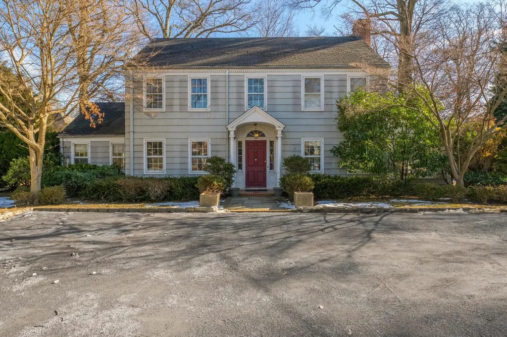 105 Walnut Road Glen Cove NY 11542