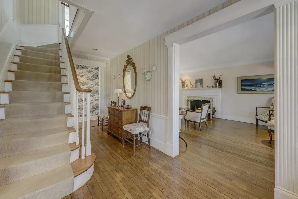 105 Walnut Road Glen Cove NY 11542