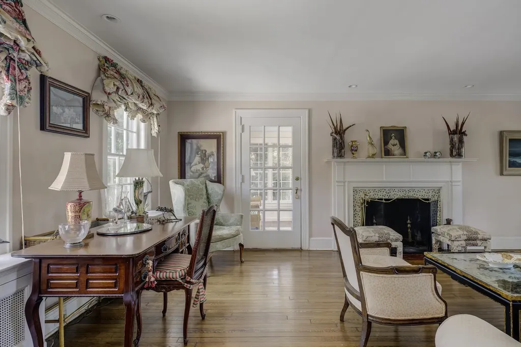 105 Walnut Road Glen Cove NY 11542